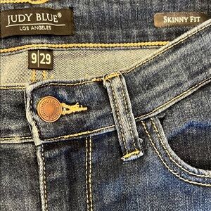 Judy‎ Blue Skinny Fit Jeans Women’s Size 9/29 Distressed Raw Hem
